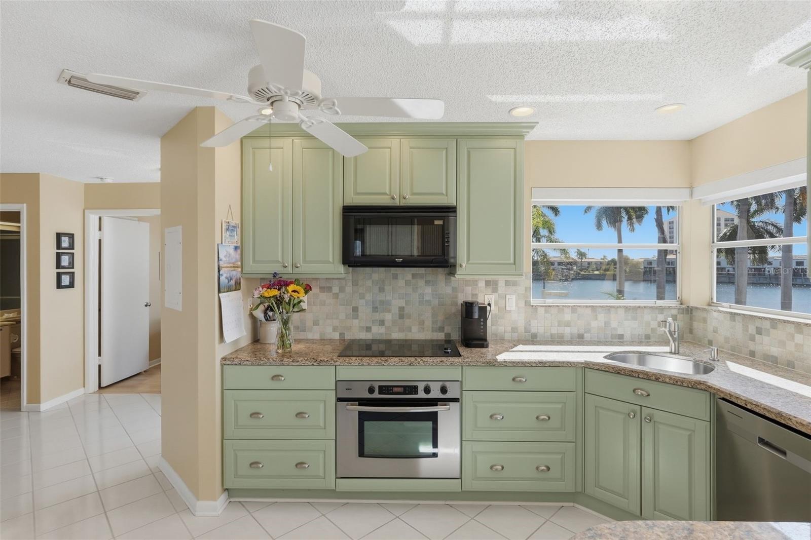 6100 BAHIA DEL MAR CIRCLE, #204, St Petersburg, FL 33715