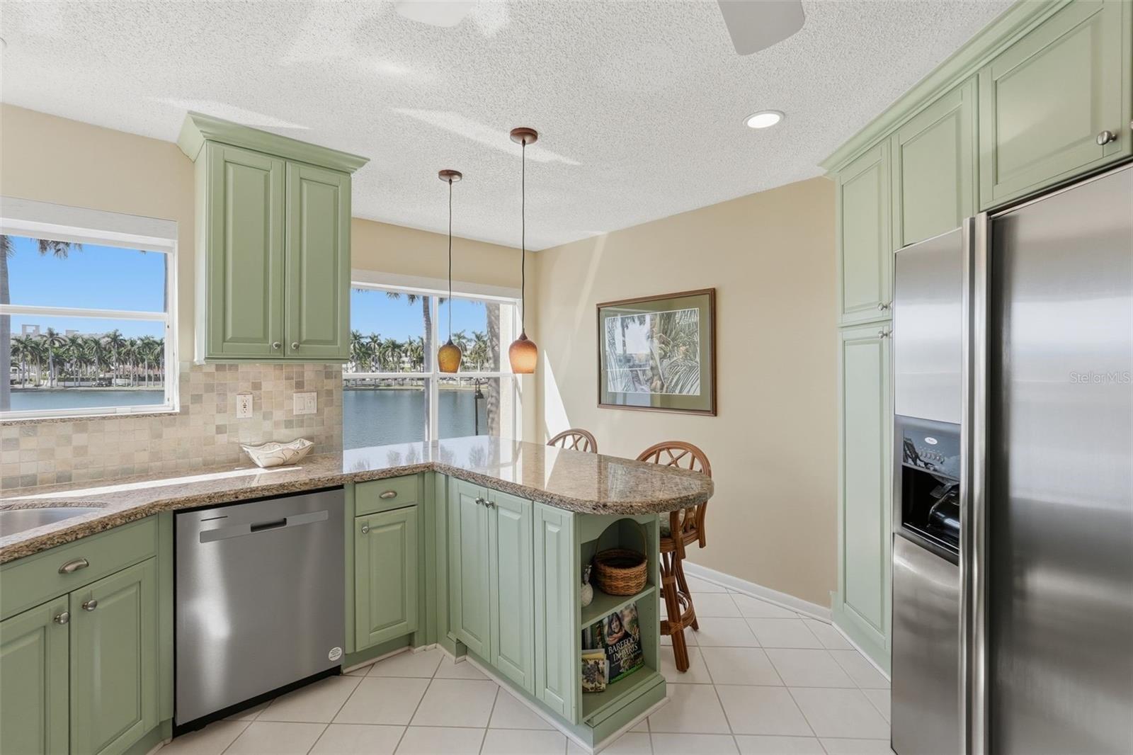 6100 BAHIA DEL MAR CIRCLE, #204, St Petersburg, FL 33715