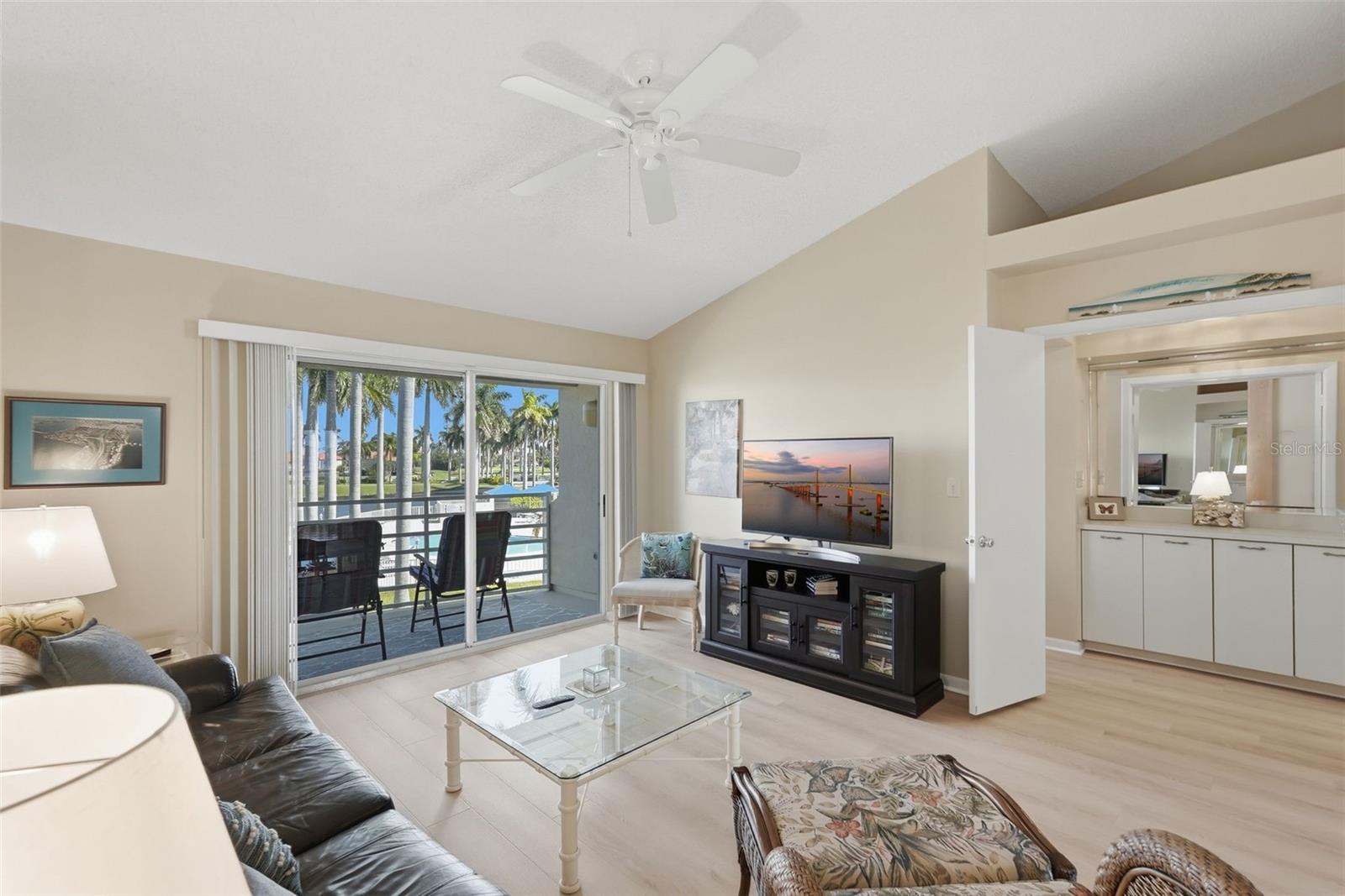 6100 BAHIA DEL MAR CIRCLE, #204, St Petersburg, FL 33715