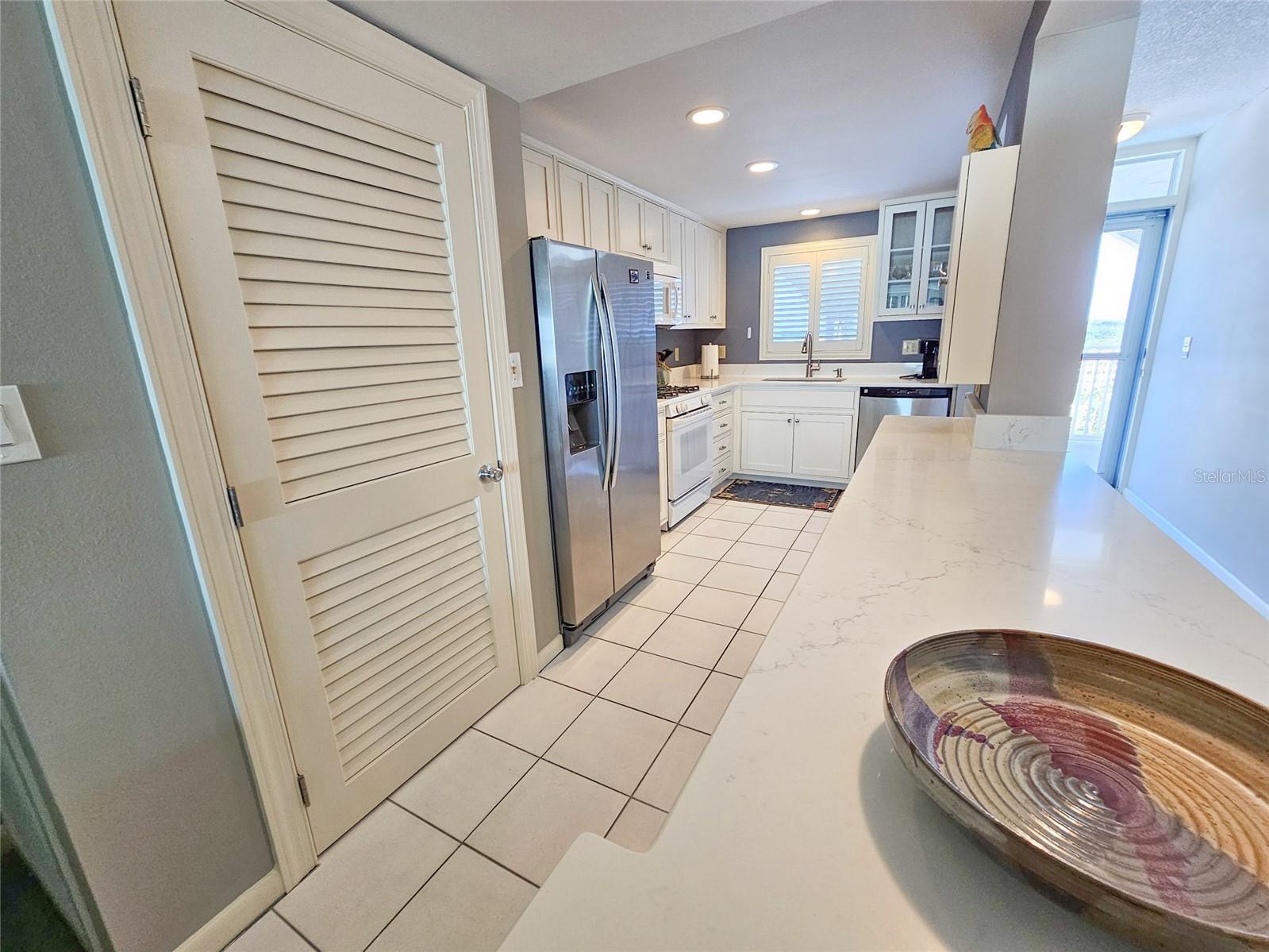 5980 SHORE BOULEVARD S, #1006, Gulfport, FL 33707