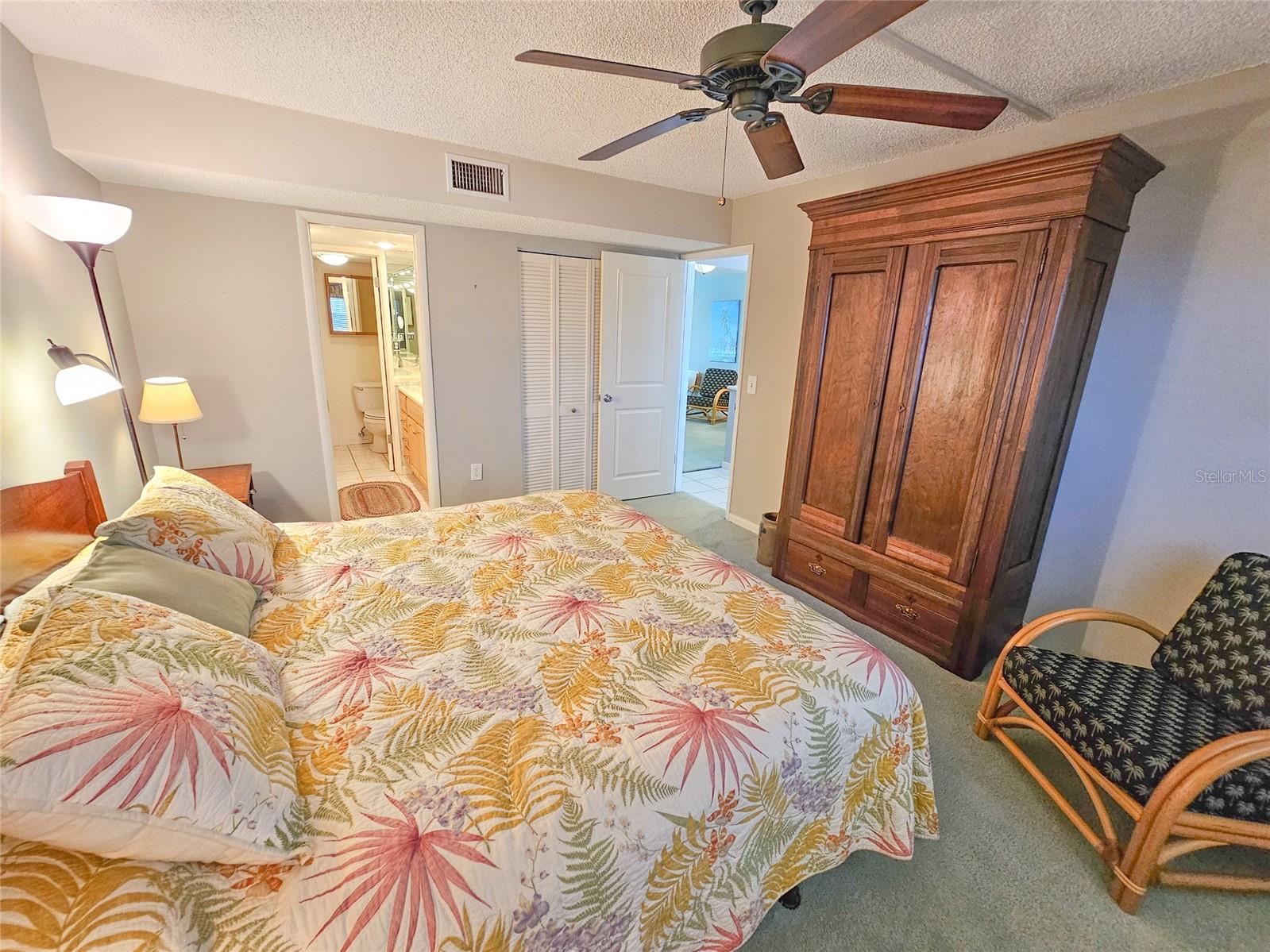 5980 SHORE BOULEVARD S, #1006, Gulfport, FL 33707