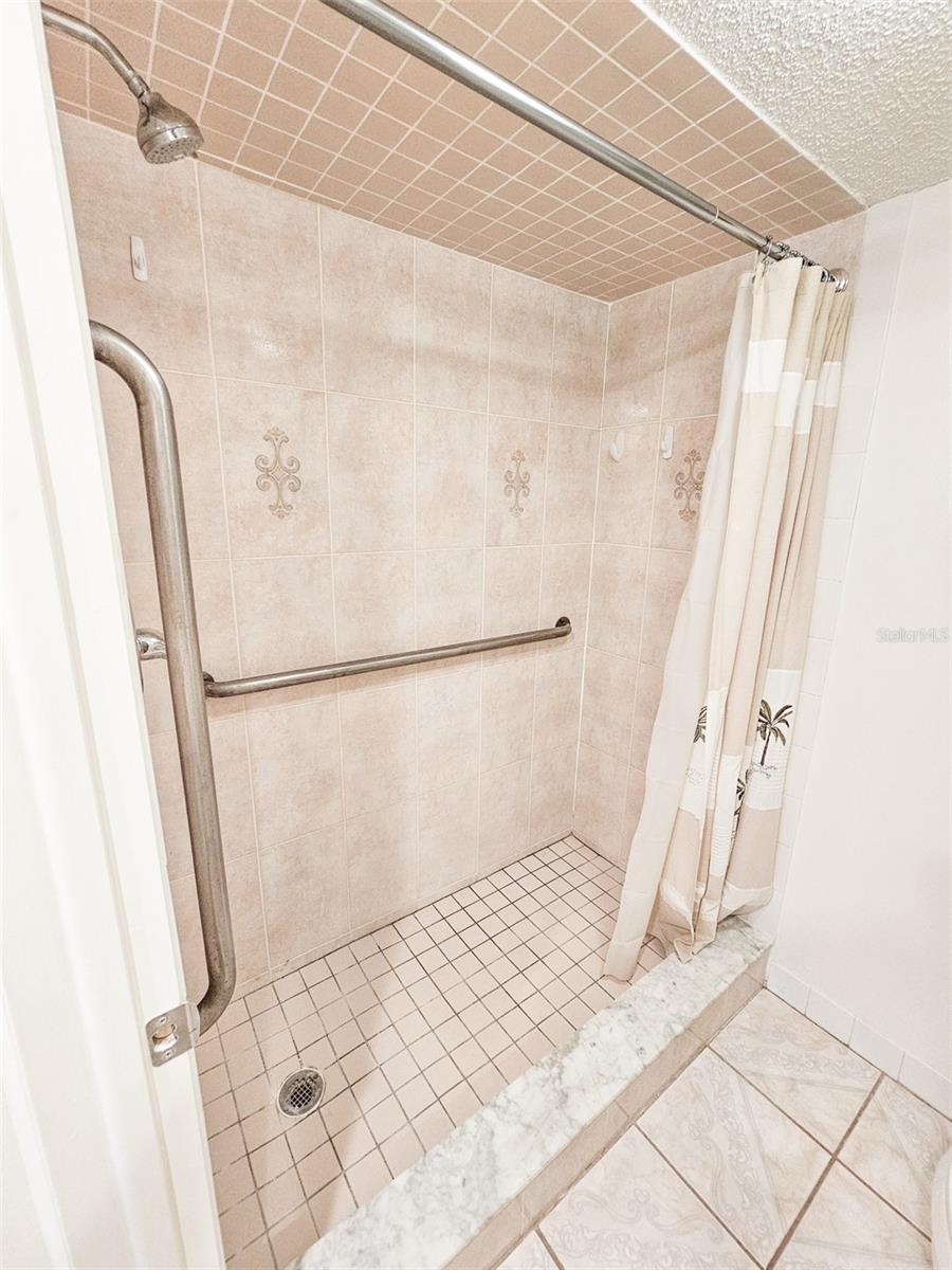 5980 SHORE BOULEVARD S, #1006, Gulfport, FL 33707