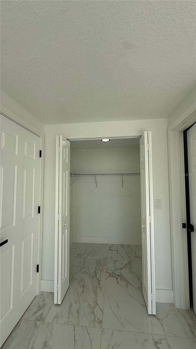 6807 WHITE CLIFFS WAY, Tampa, FL 33625