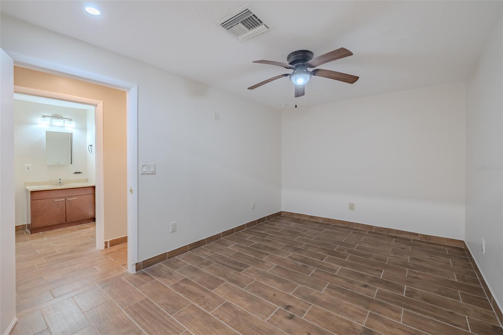 501 BRYAN ROAD, #B, Brandon, FL 33511