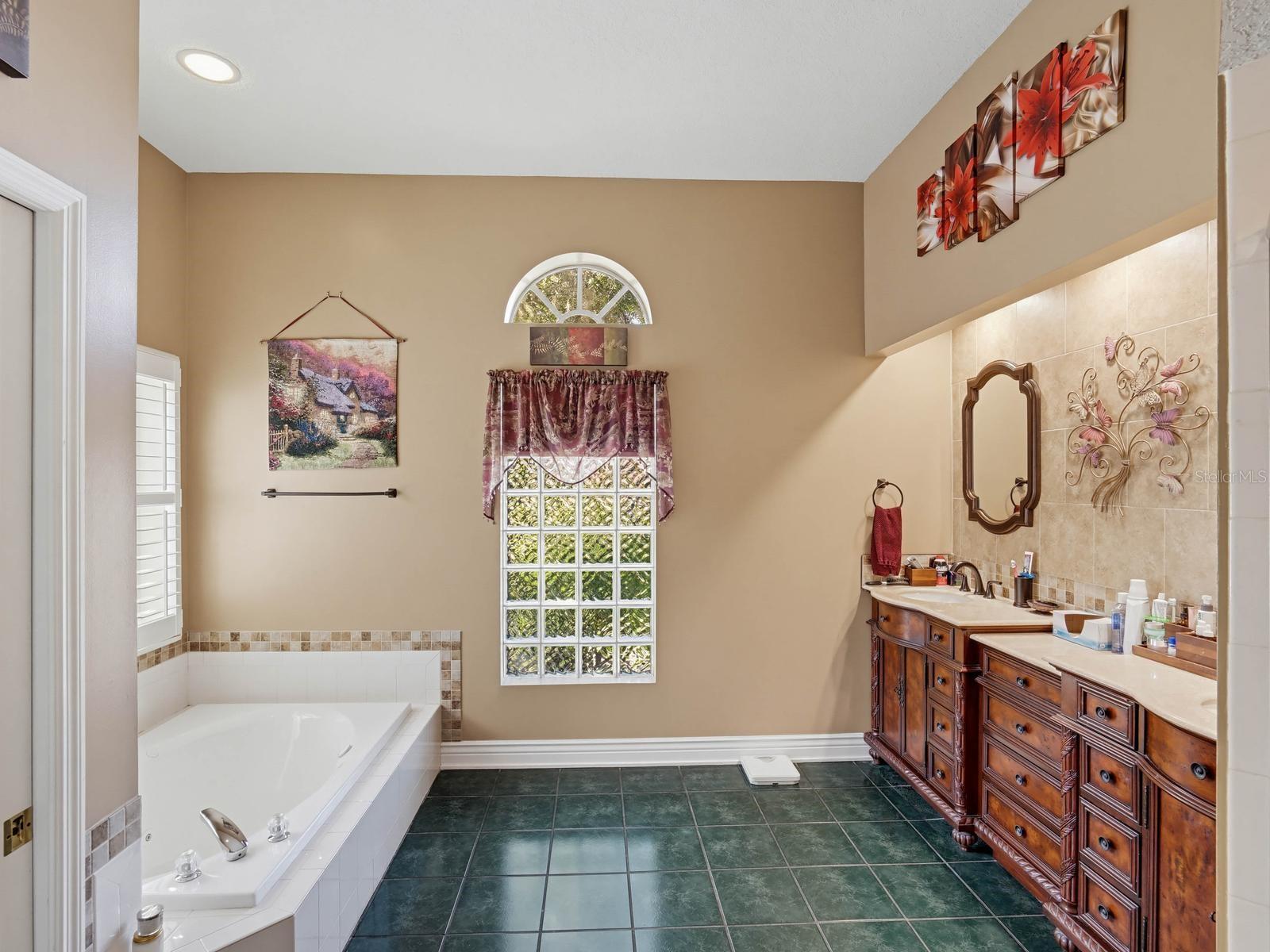 4175 KIRKALDY DRIVE, Palm Harbor, FL 34685