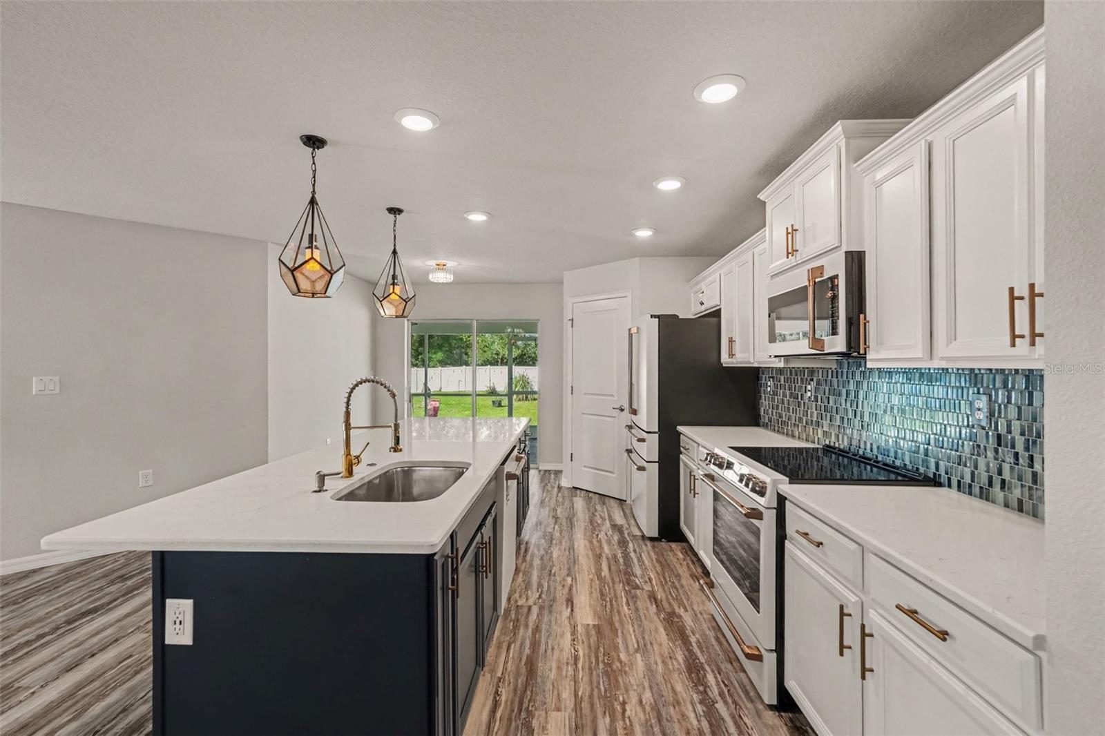 7451 BLACKBIRD AVENUE, Weeki Wachee, FL 34613