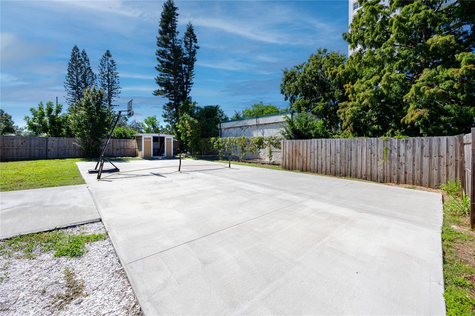 925 67TH STREET S, St Petersburg, FL 33707