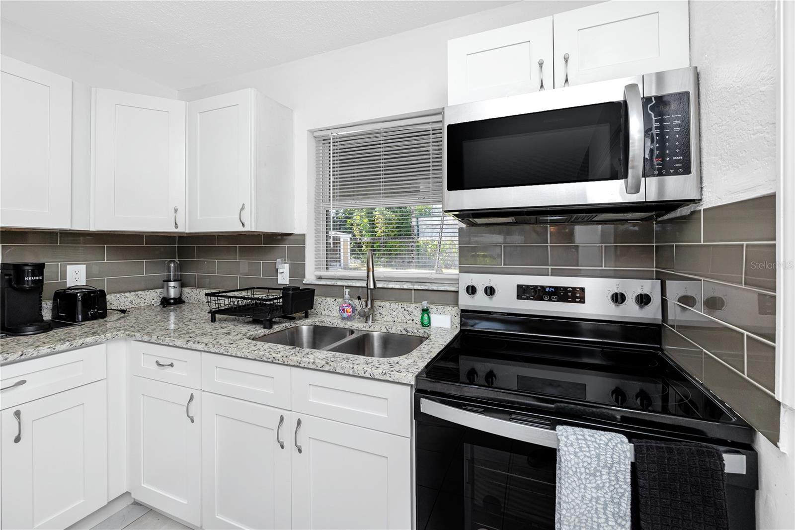 925 67TH STREET S, St Petersburg, FL 33707