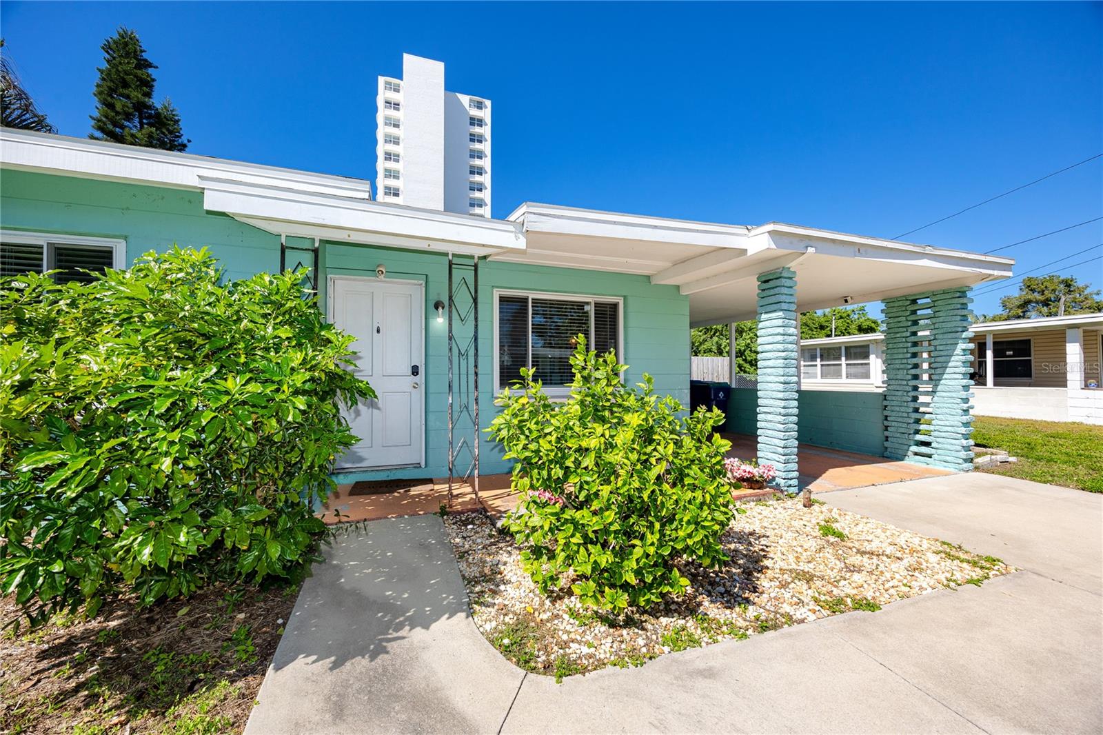 925 67TH STREET S, St Petersburg, FL 33707