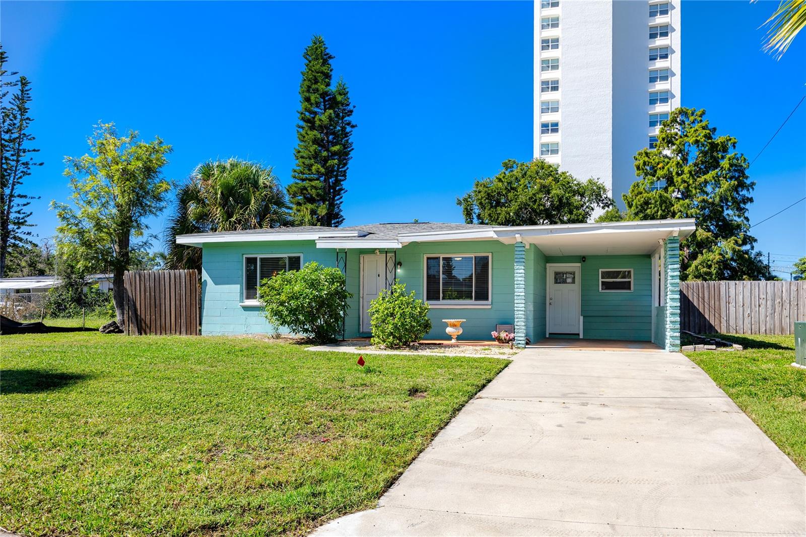 925 67TH STREET S, St Petersburg, FL 33707