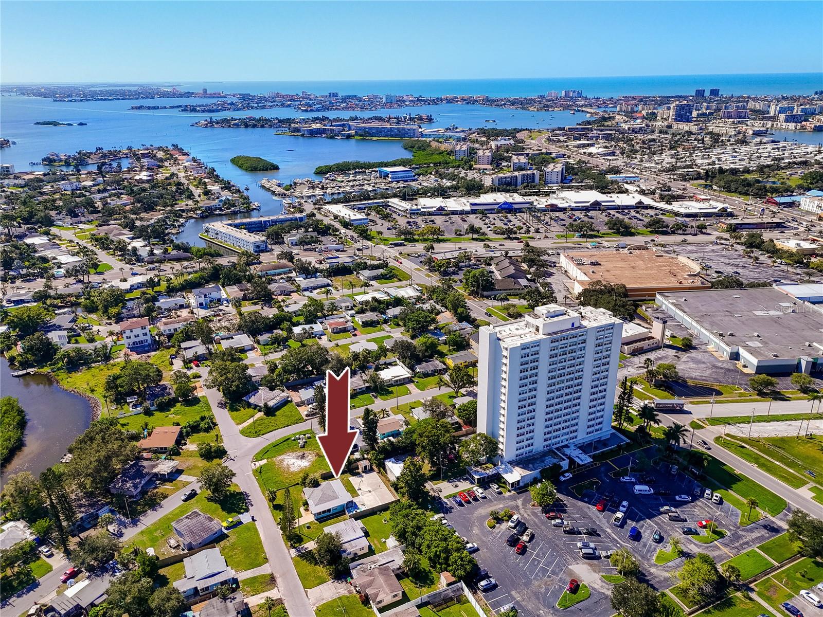 925 67TH STREET S, St Petersburg, FL 33707
