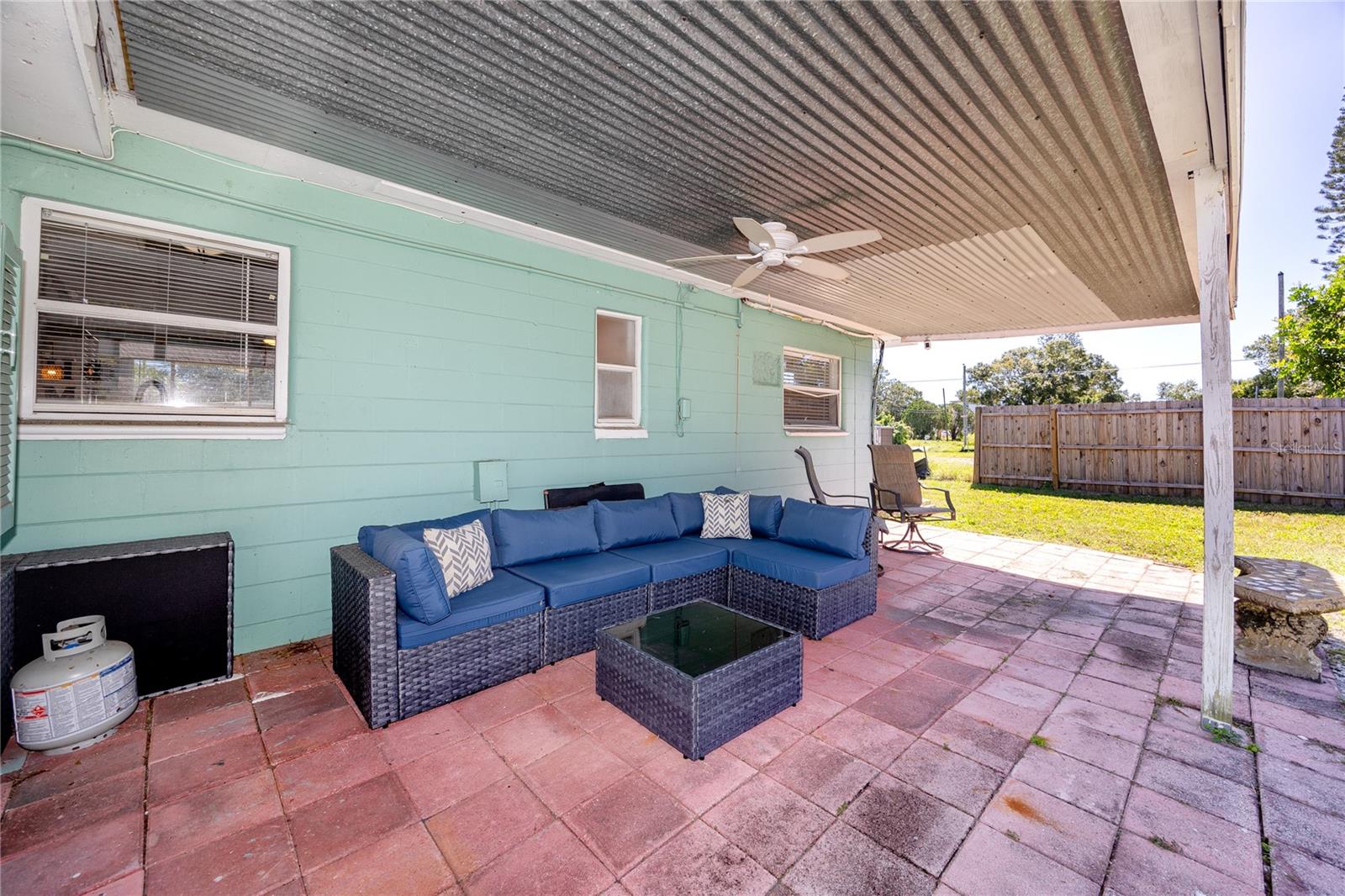 925 67TH STREET S, St Petersburg, FL 33707