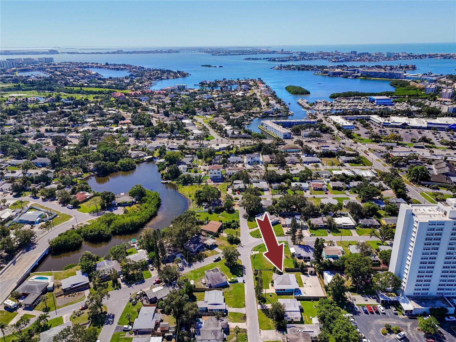 925 67TH STREET S, St Petersburg, FL 33707