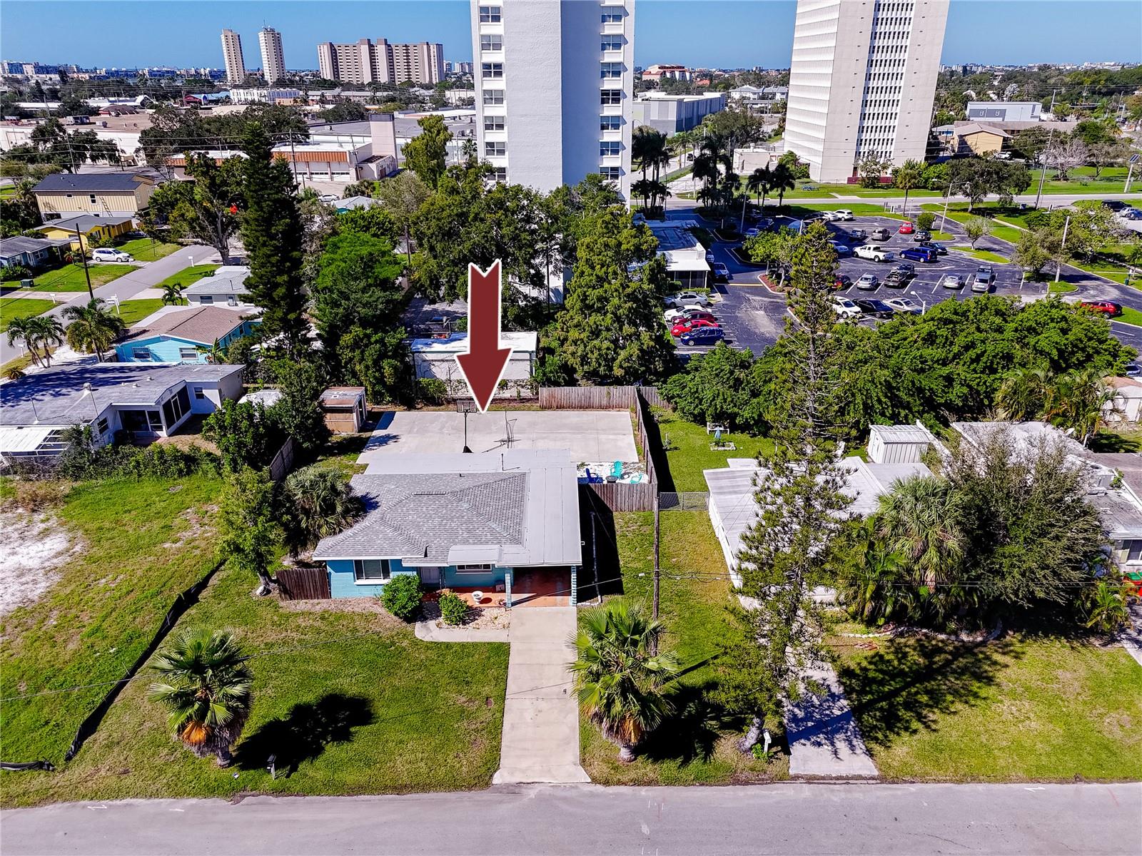 925 67TH STREET S, St Petersburg, FL 33707