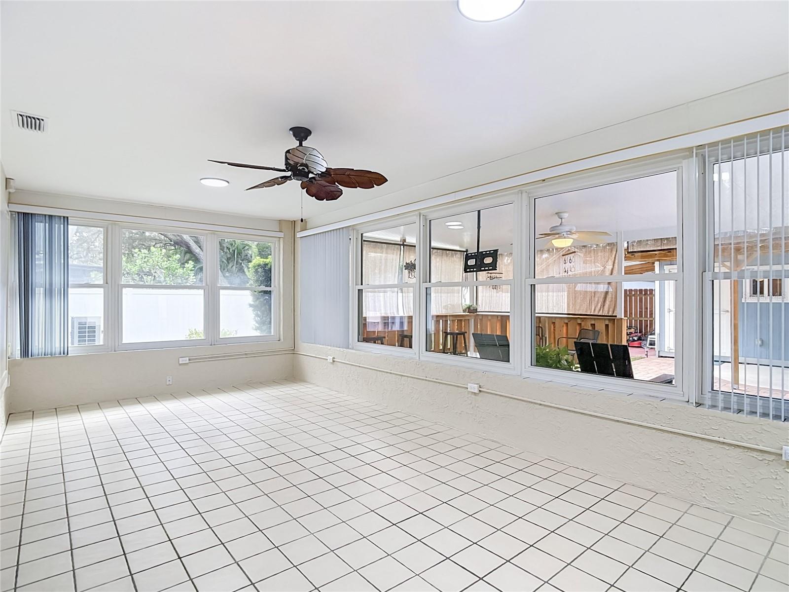 12920 N ALBANY AVENUE, Tampa, FL 33612