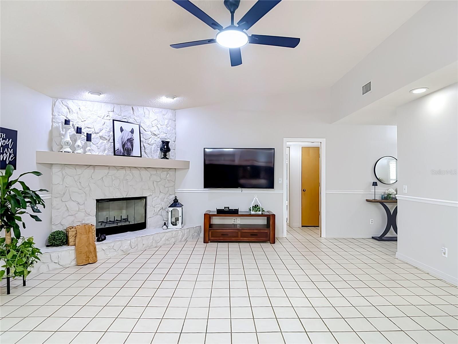 12920 N ALBANY AVENUE, Tampa, FL 33612