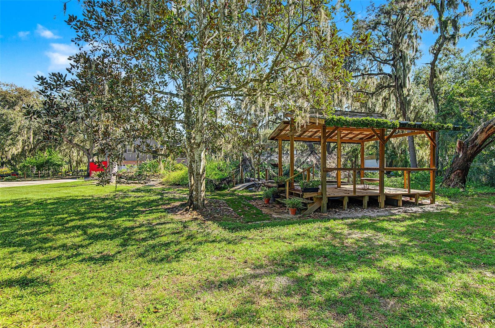 15300 LAKE IOLA ROAD, Dade City, FL 33523