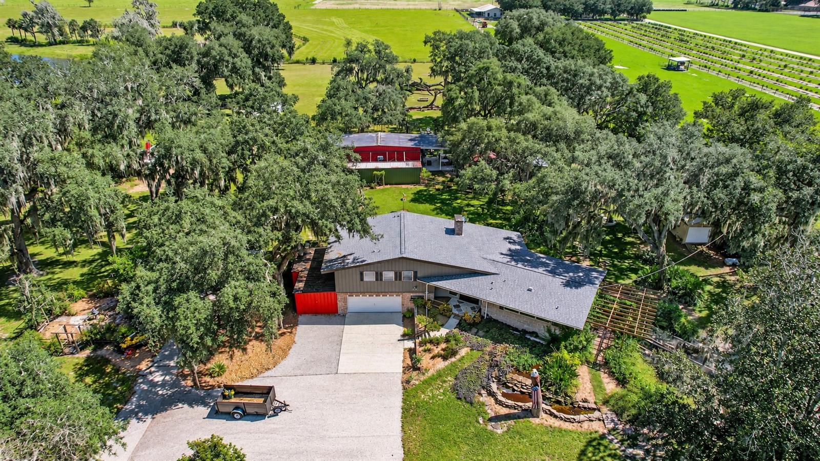 15300 LAKE IOLA ROAD, Dade City, FL 33523