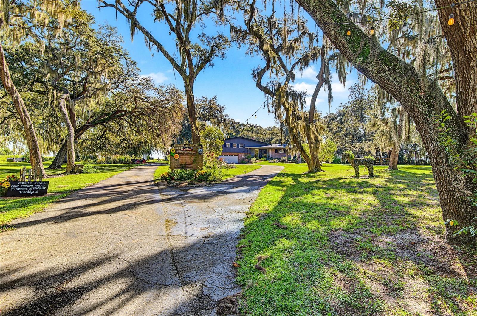 15300 LAKE IOLA ROAD, Dade City, FL 33523