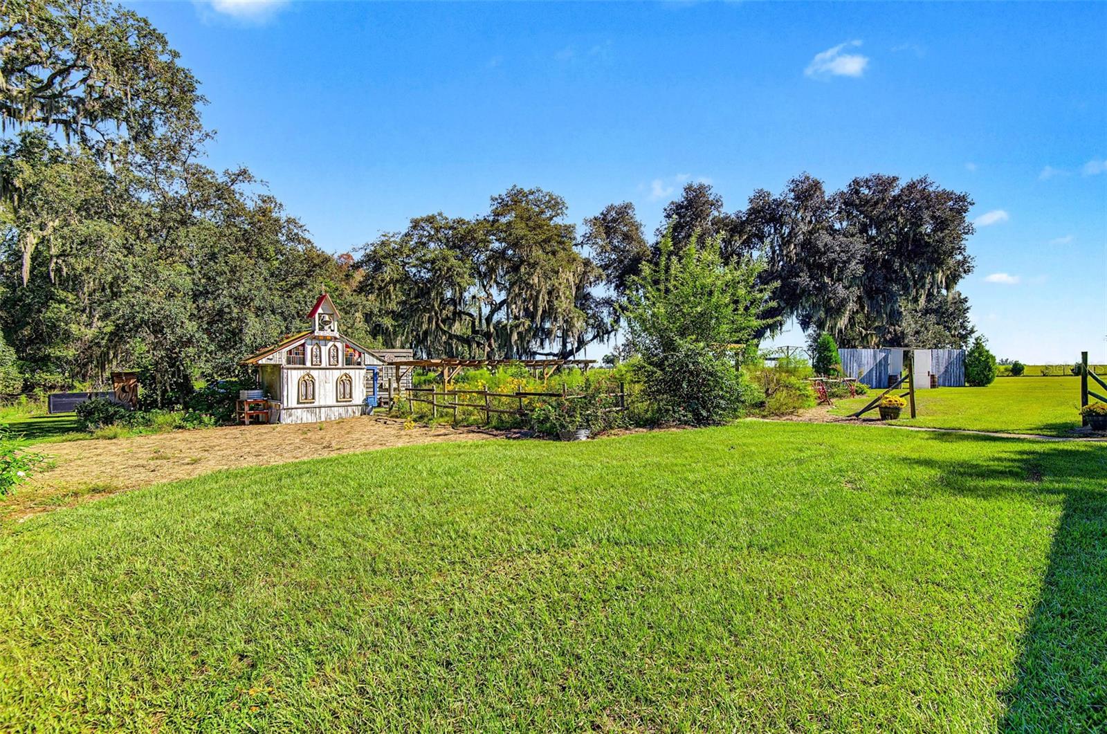 15300 LAKE IOLA ROAD, Dade City, FL 33523 15300 LAKE IOLA ROAD, Dade City, FL 33523