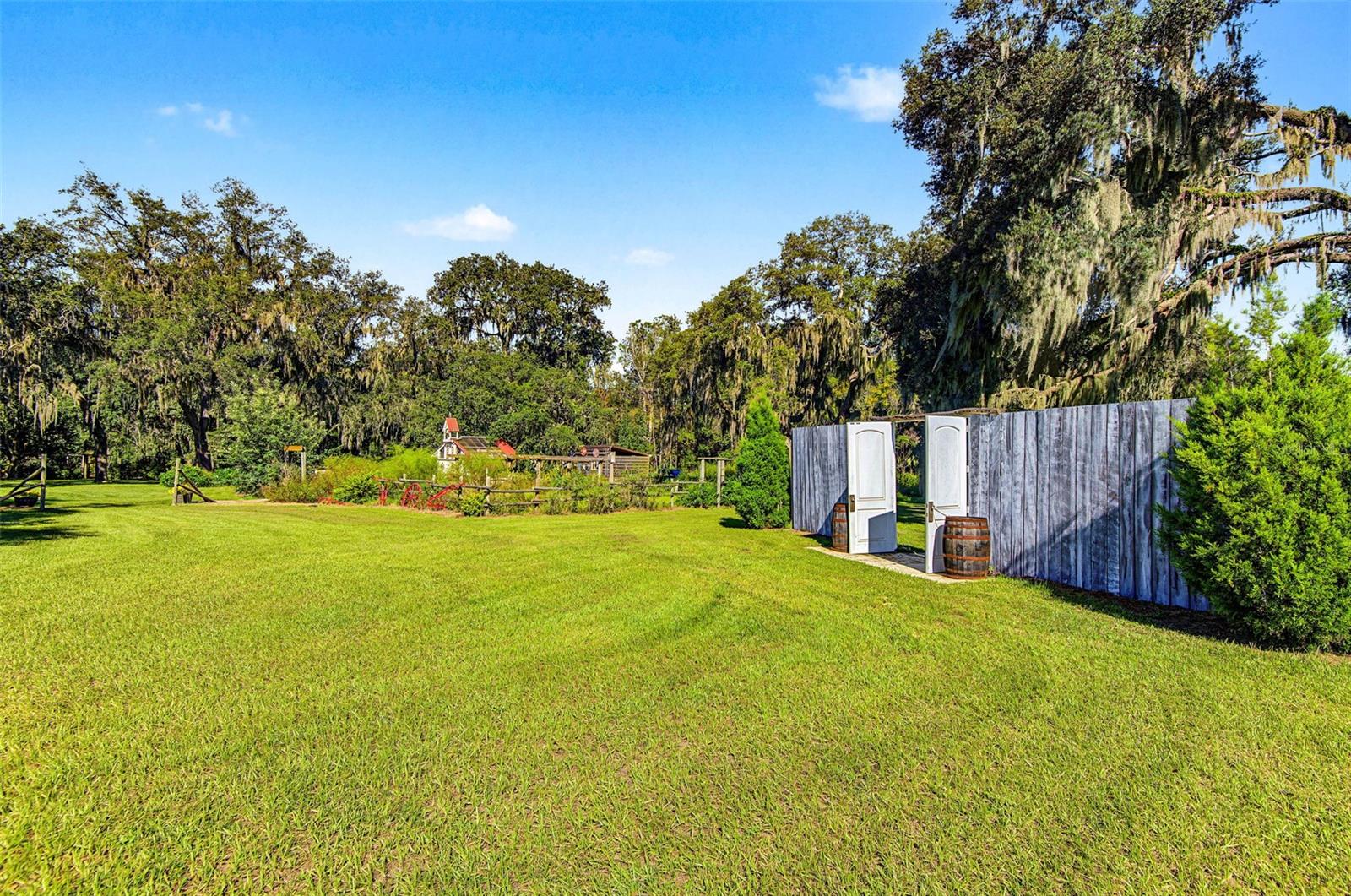 15300 LAKE IOLA ROAD, Dade City, FL 33523