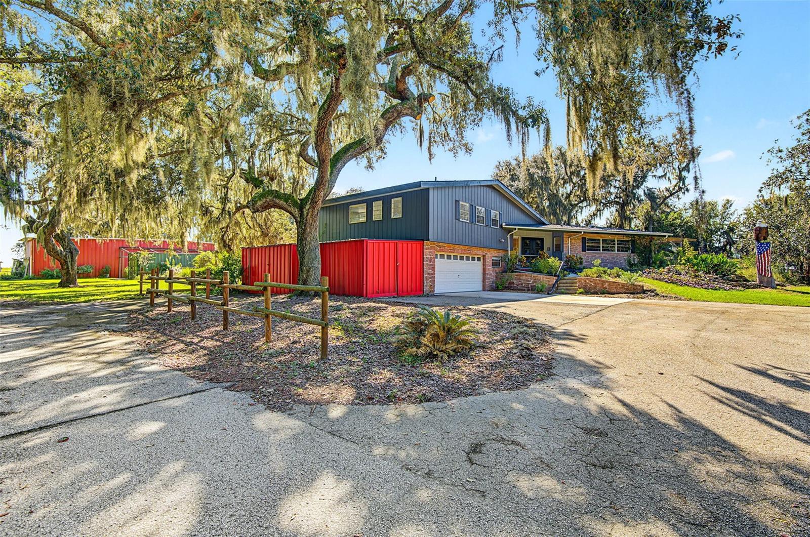 15300 LAKE IOLA ROAD, Dade City, FL 33523