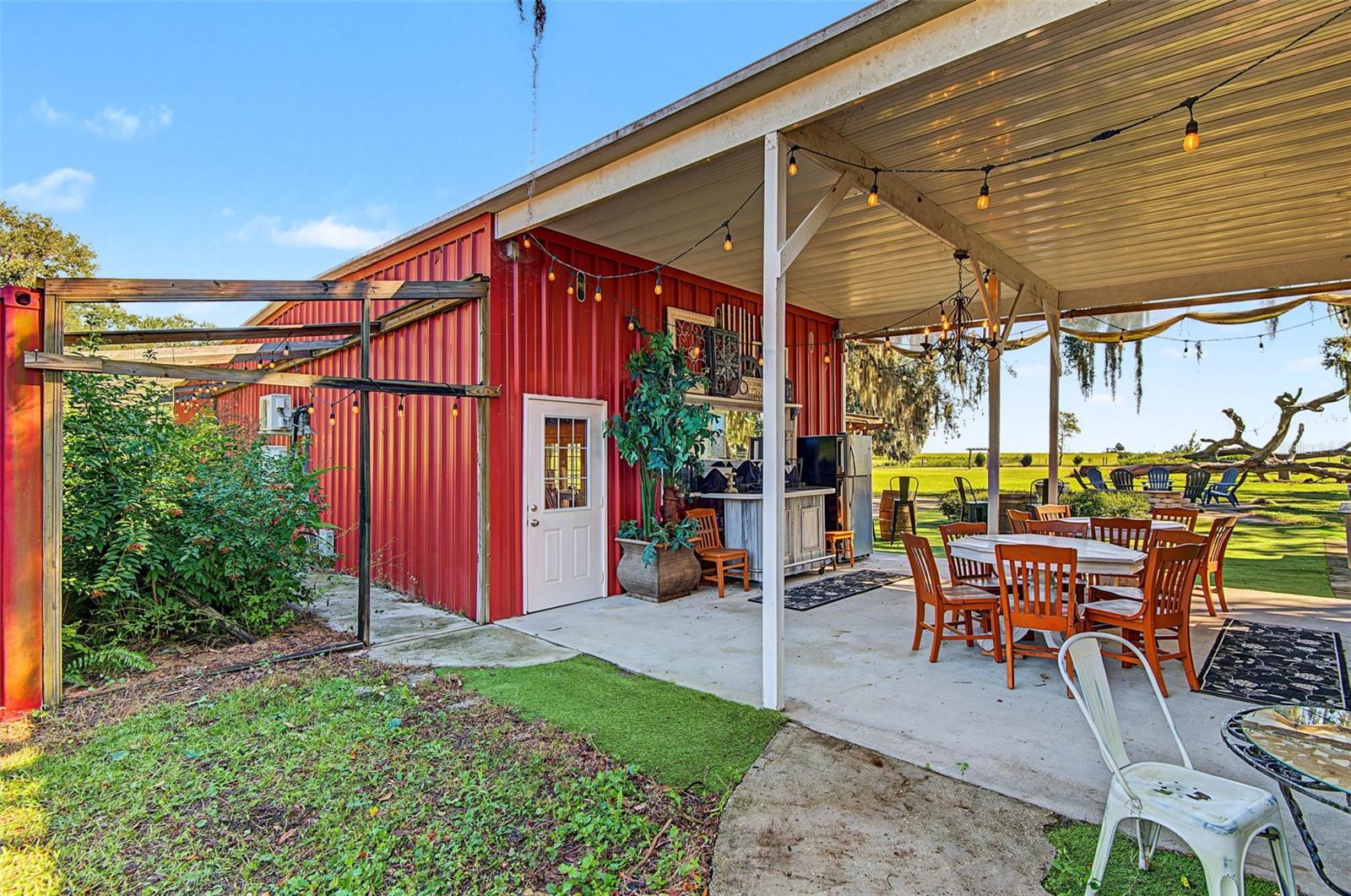 15300 LAKE IOLA ROAD, Dade City, FL 33523