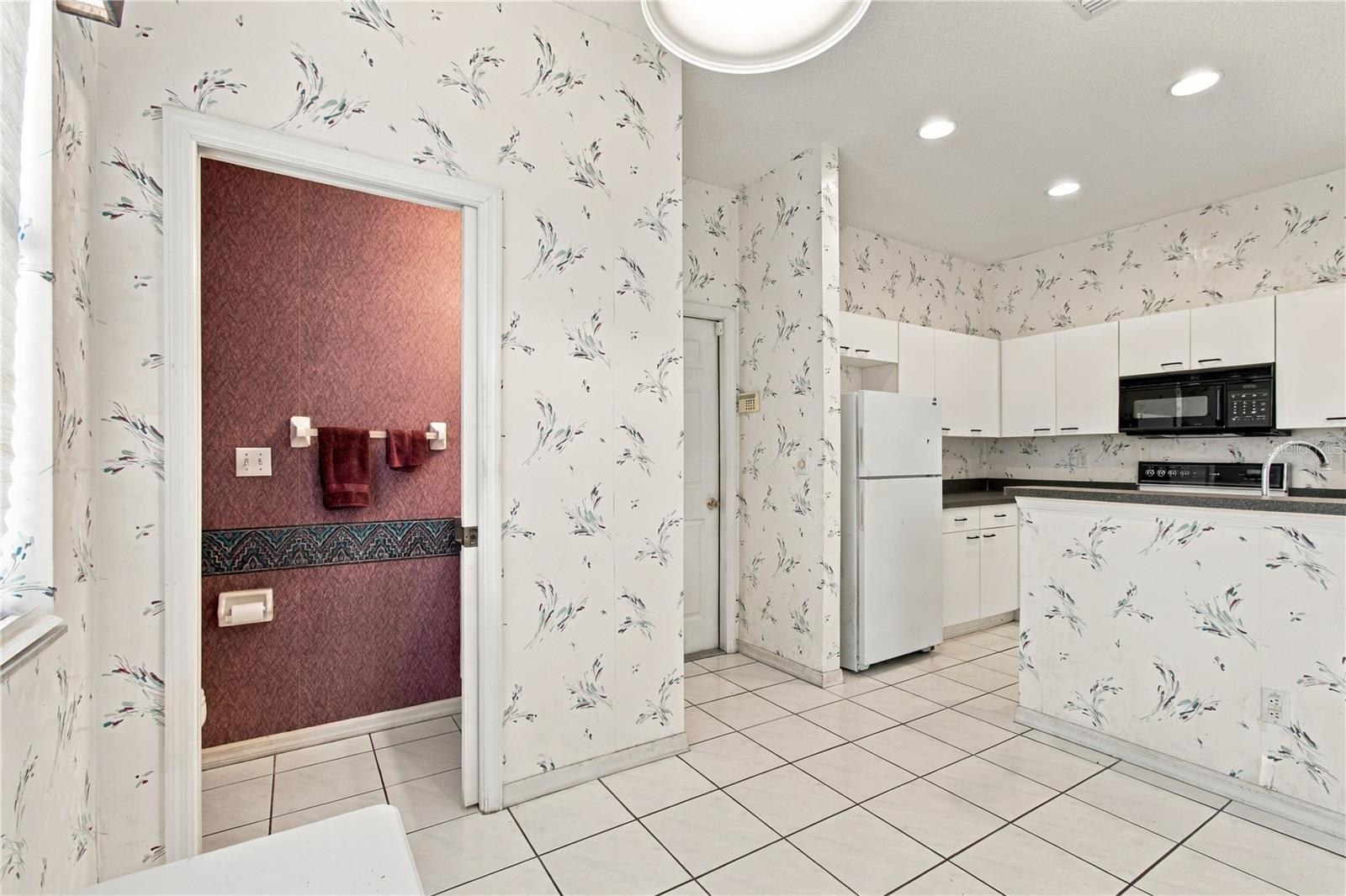 1050 STARKEY ROAD, #907, Largo, FL 33771