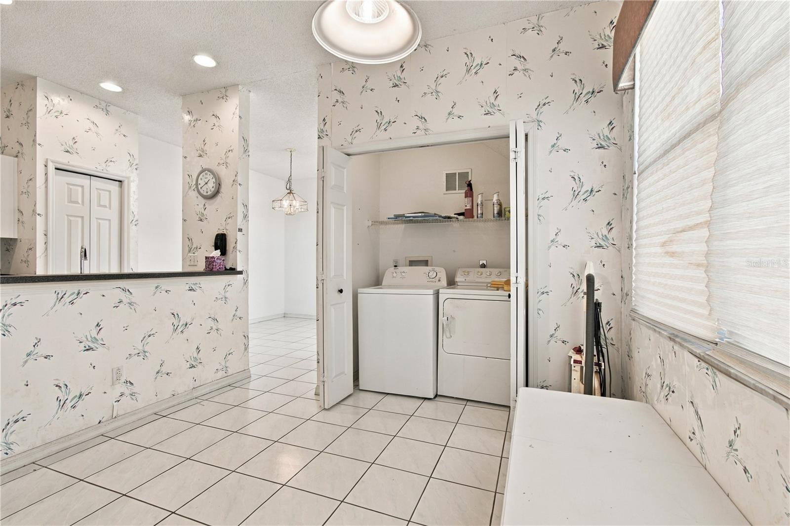 1050 STARKEY ROAD, #907, Largo, FL 33771