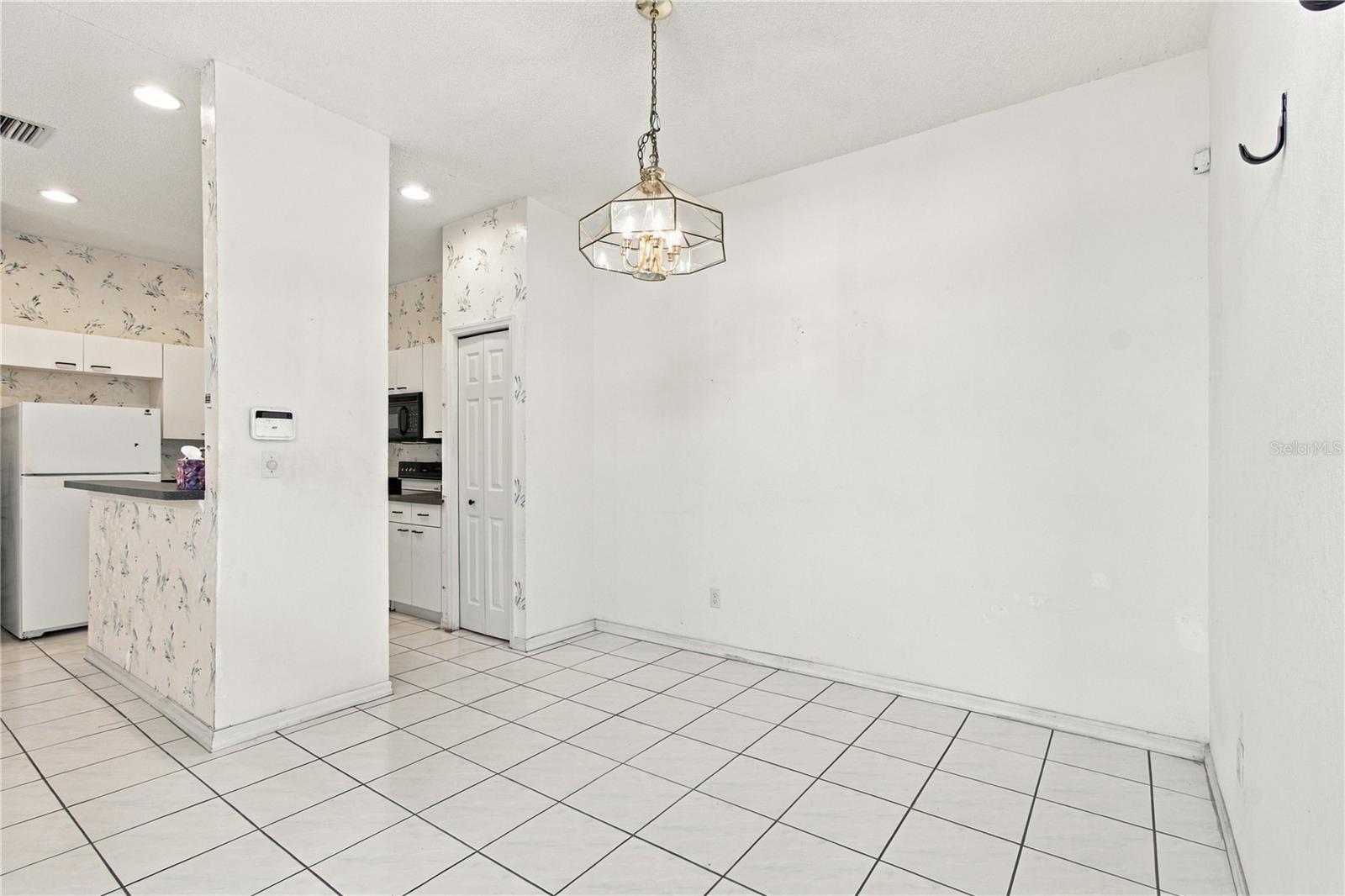 1050 STARKEY ROAD, #907, Largo, FL 33771