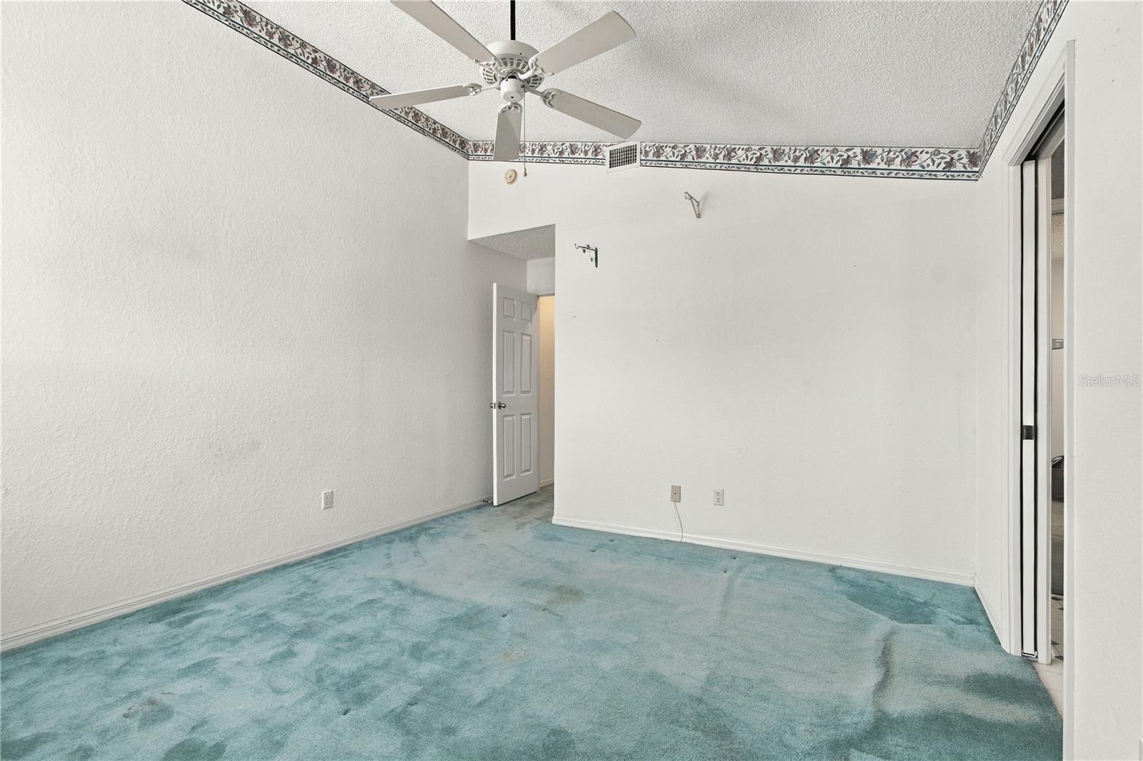 1050 STARKEY ROAD, #907, Largo, FL 33771