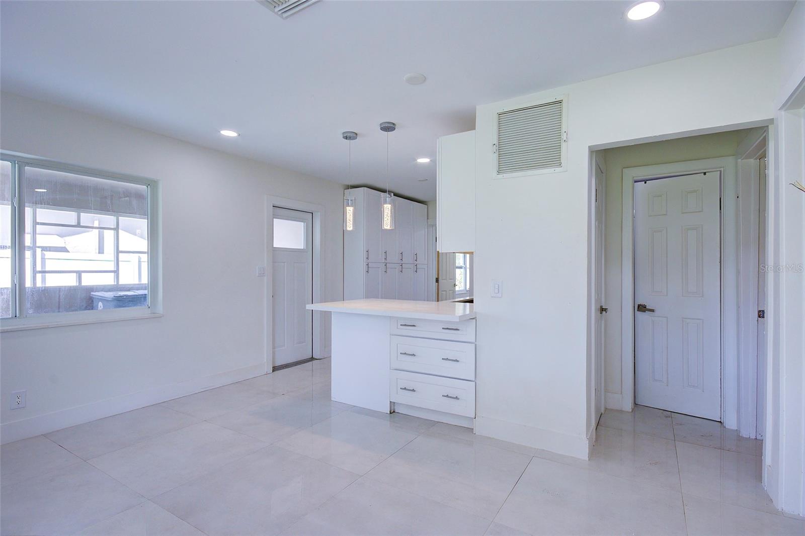 5305 CLEVELAND ROAD, Delray Beach, FL 33484