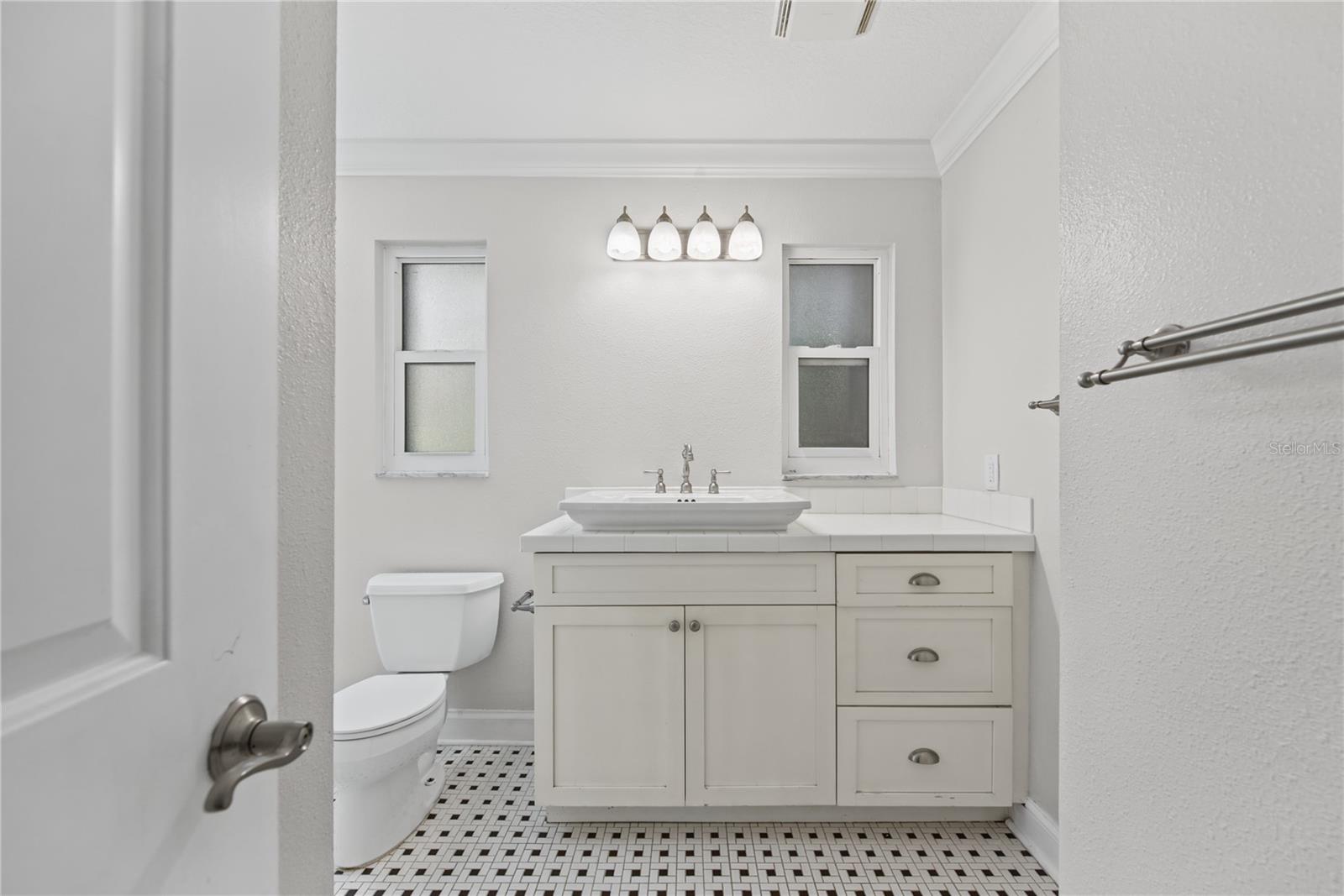 Bathroom 2 (1)