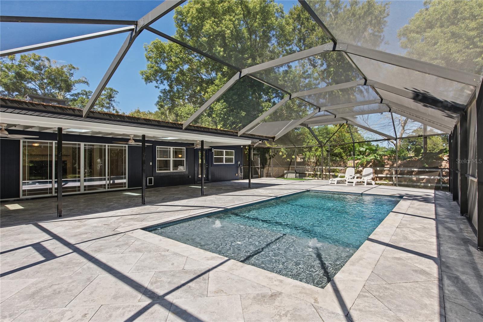 Pool deck (1)