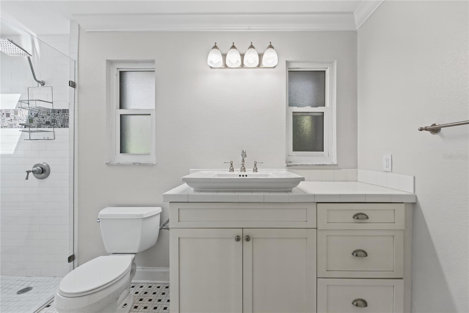 Bathroom 2 (3)