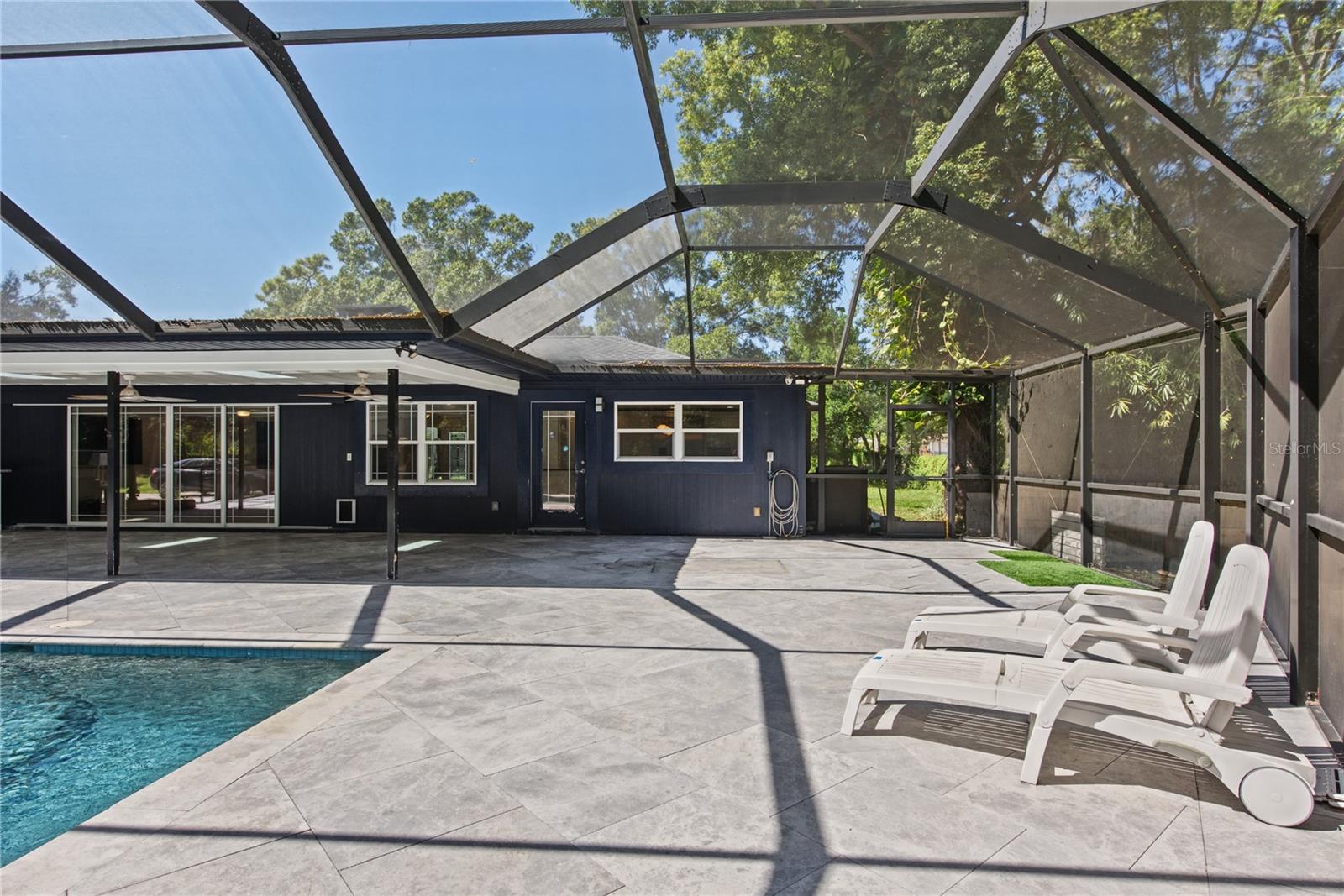 Pool deck (5)