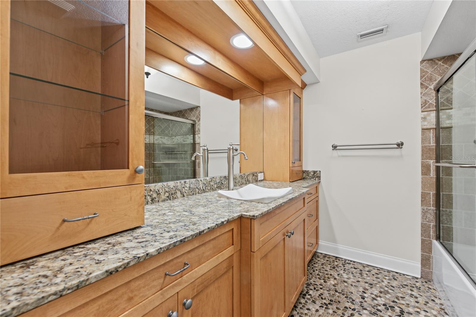 Bathroom 2 (1)