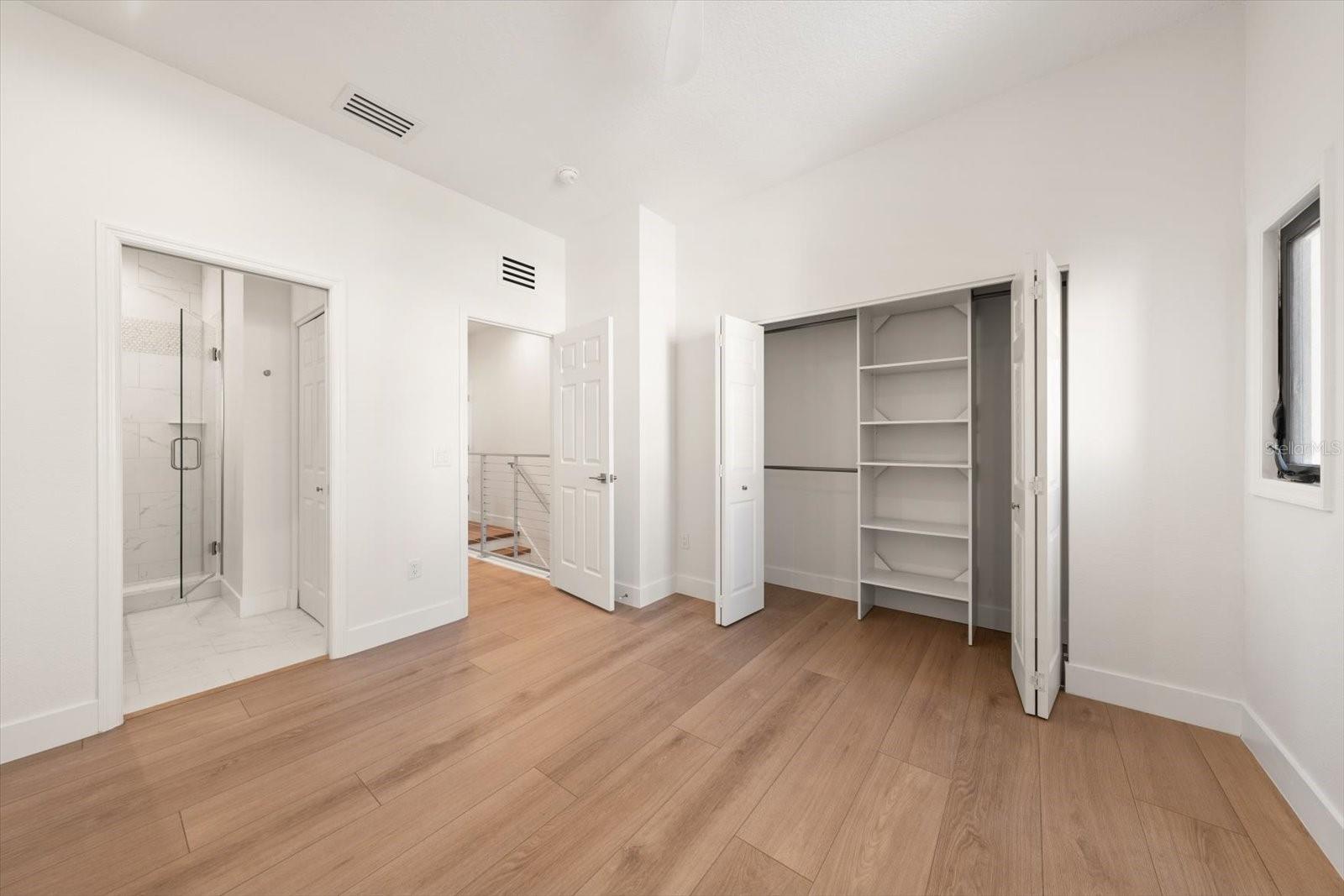295 7TH STREET S, St Petersburg, FL 33701
