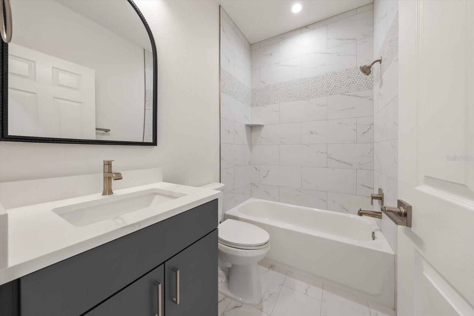 295 7TH STREET S, St Petersburg, FL 33701