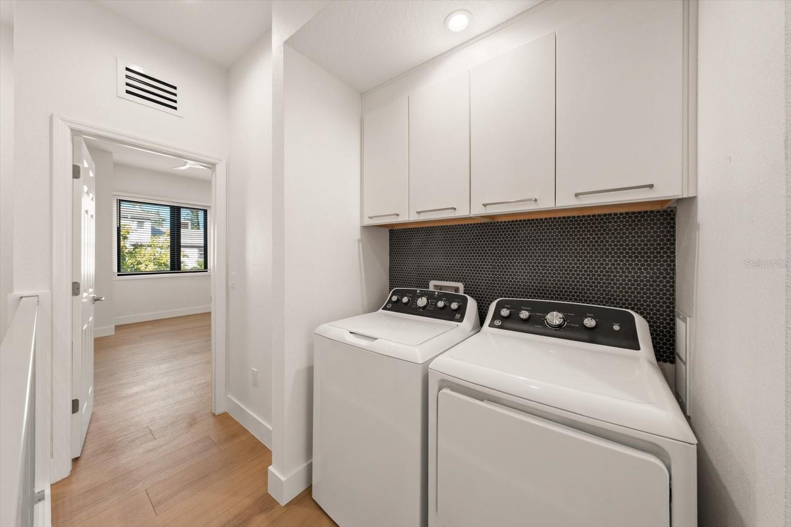 295 7TH STREET S, St Petersburg, FL 33701
