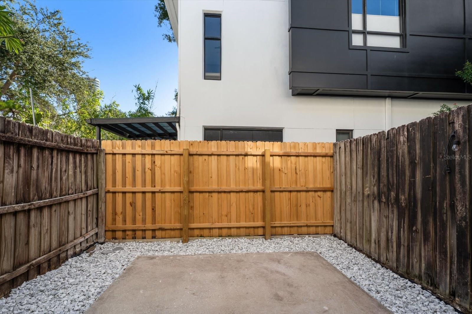 295 7TH STREET S, St Petersburg, FL 33701