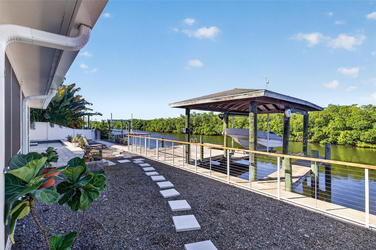 4606 BAY CREST DRIVE, Tampa, FL 33615