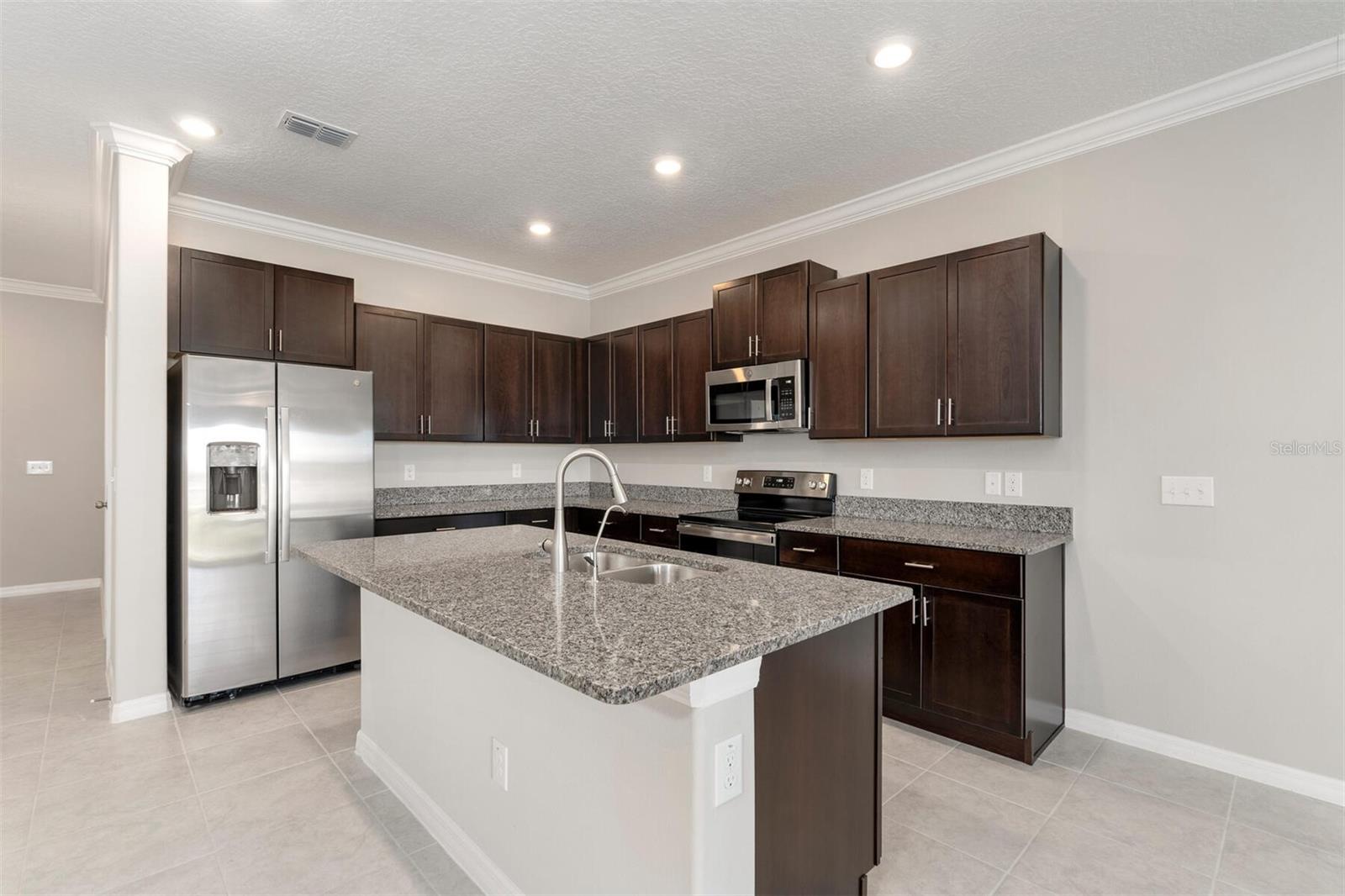 31989 BLUE PASSING LOOP, Wesley Chapel, FL 33545