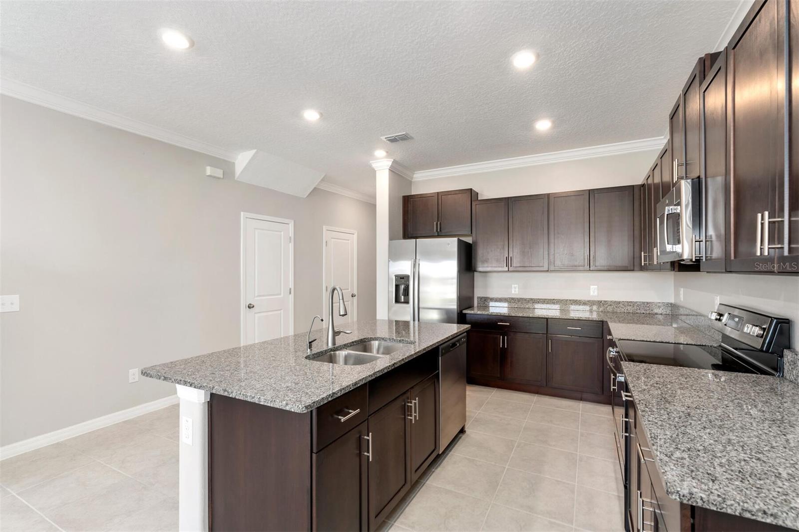 31989 BLUE PASSING LOOP, Wesley Chapel, FL 33545