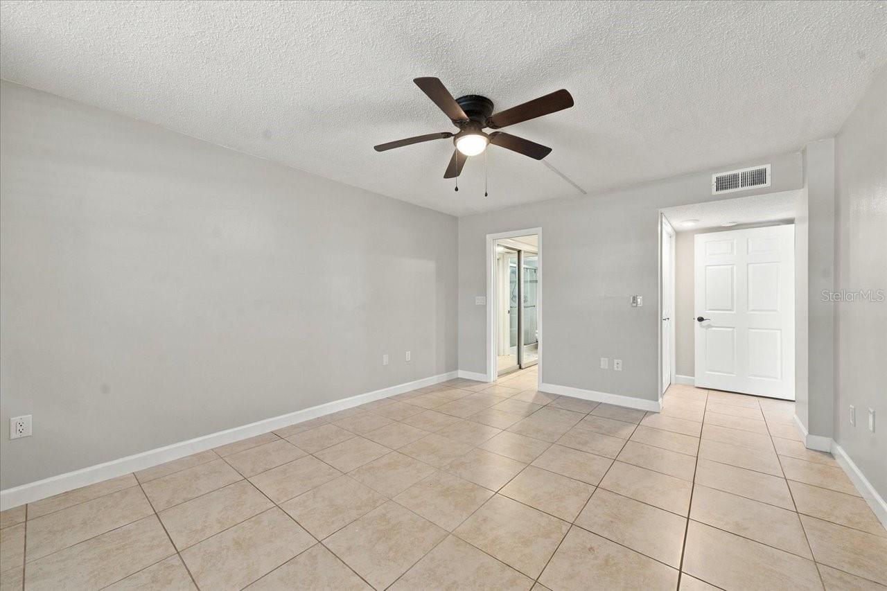 1001 PEARCE DRIVE, #111, Clearwater, FL 33764