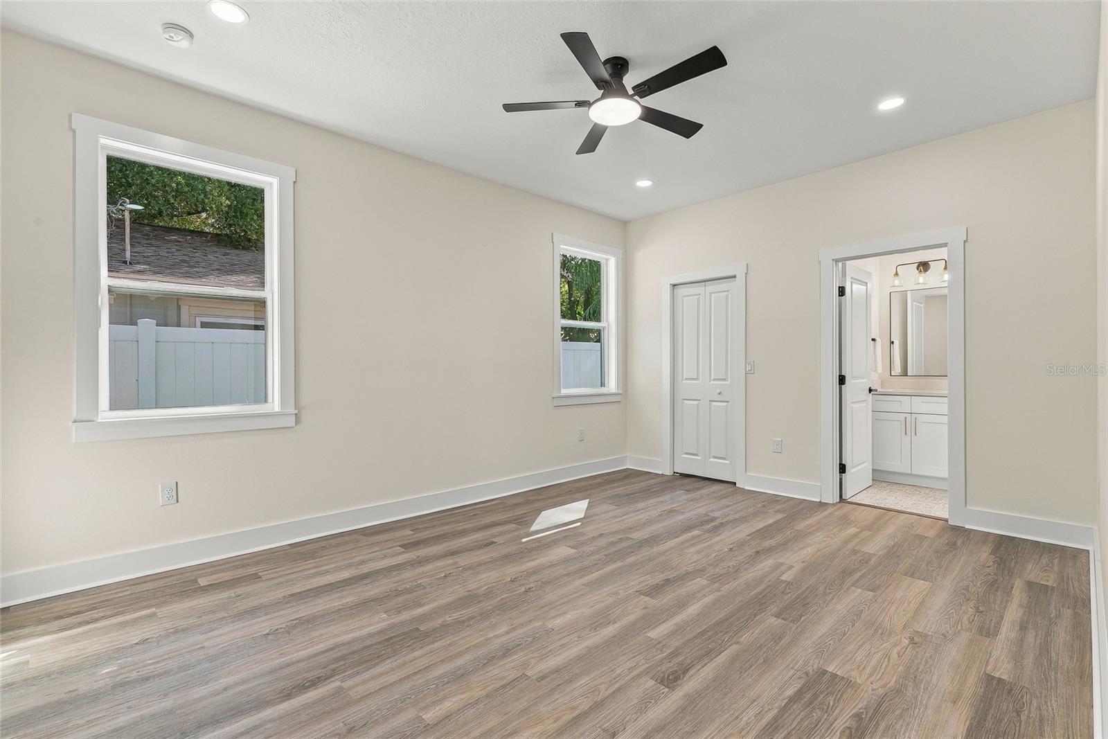 801 E GIDDENS AVENUE, Tampa, FL 33603
