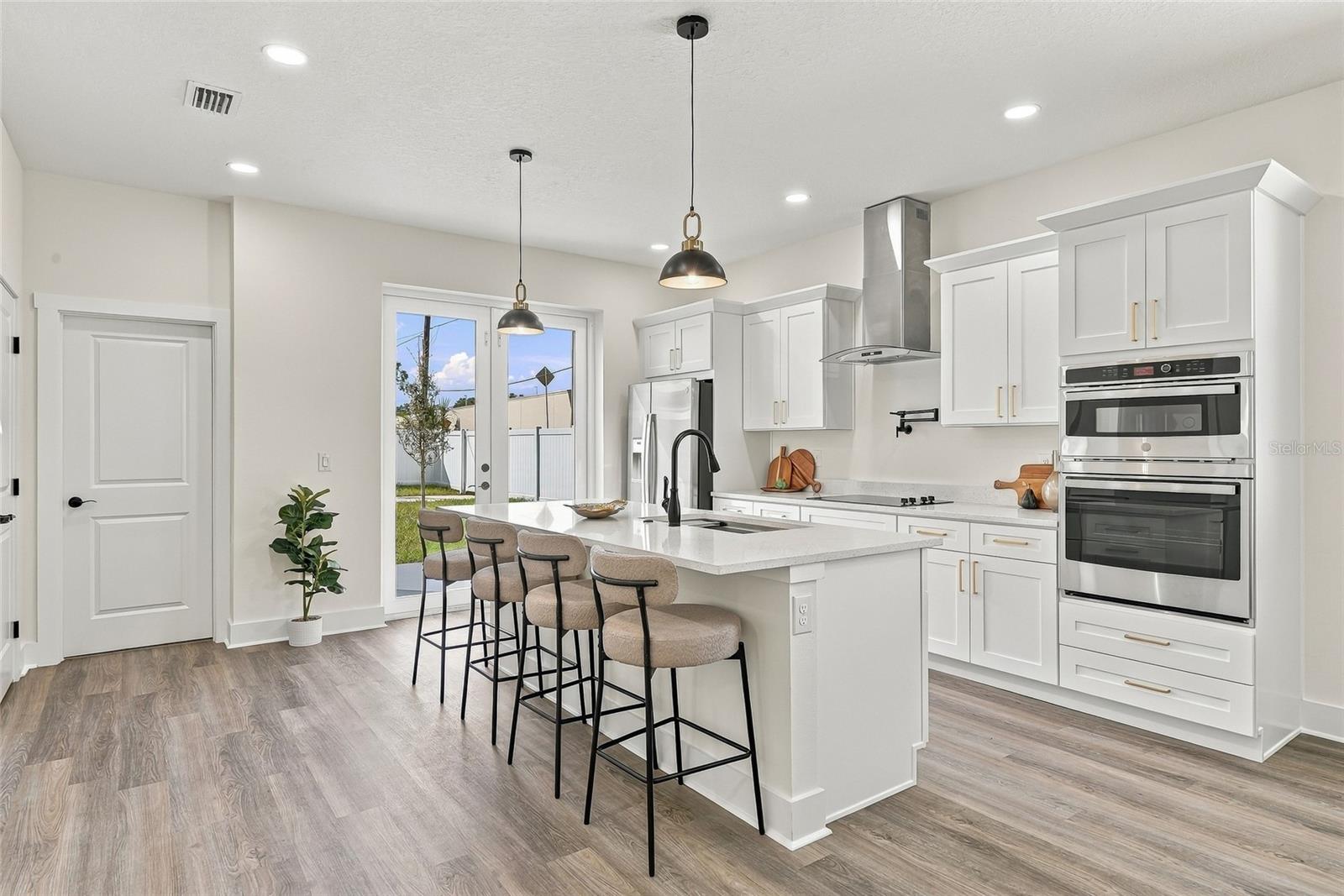 801 E GIDDENS AVENUE, Tampa, FL 33603