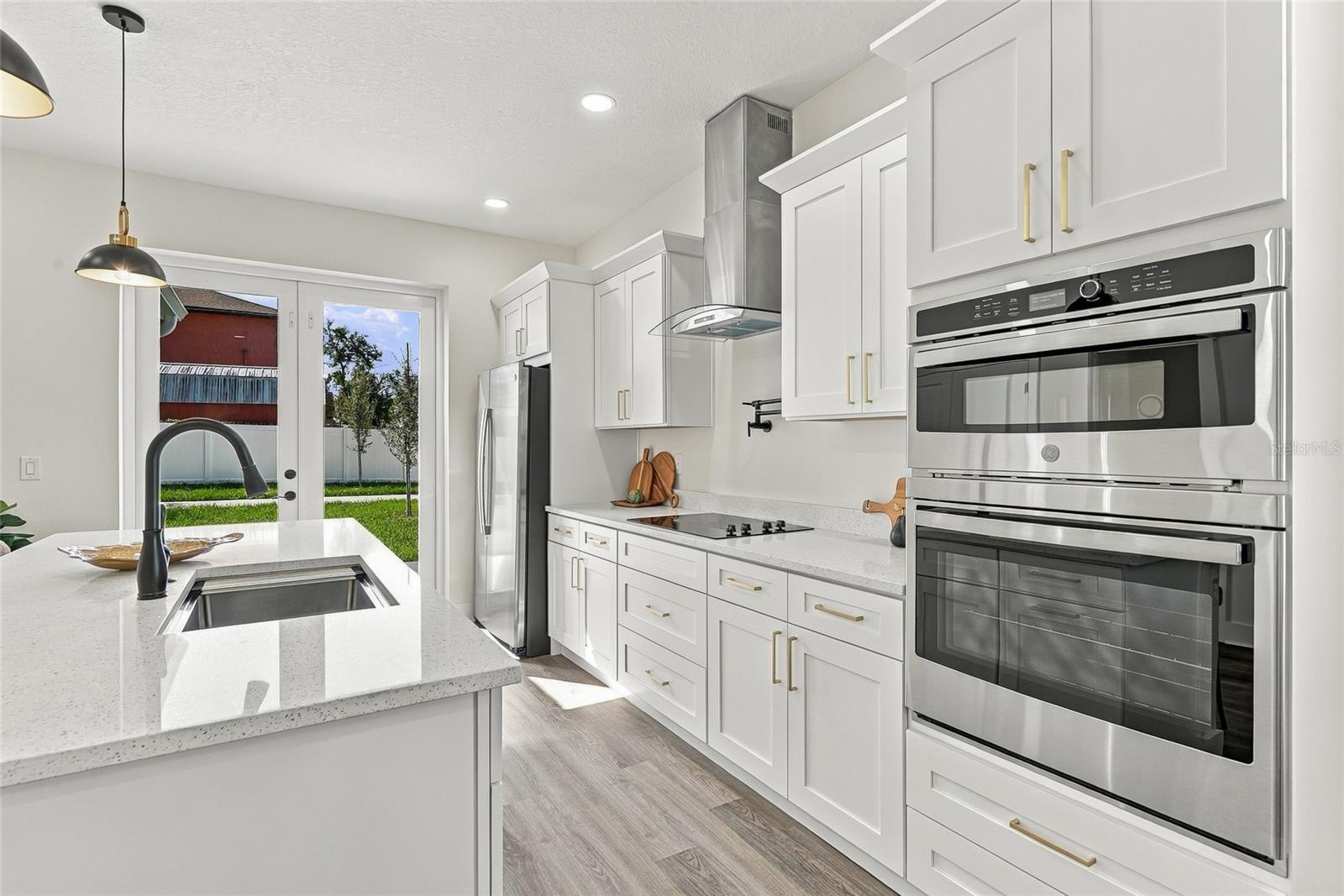 801 E GIDDENS AVENUE, Tampa, FL 33603