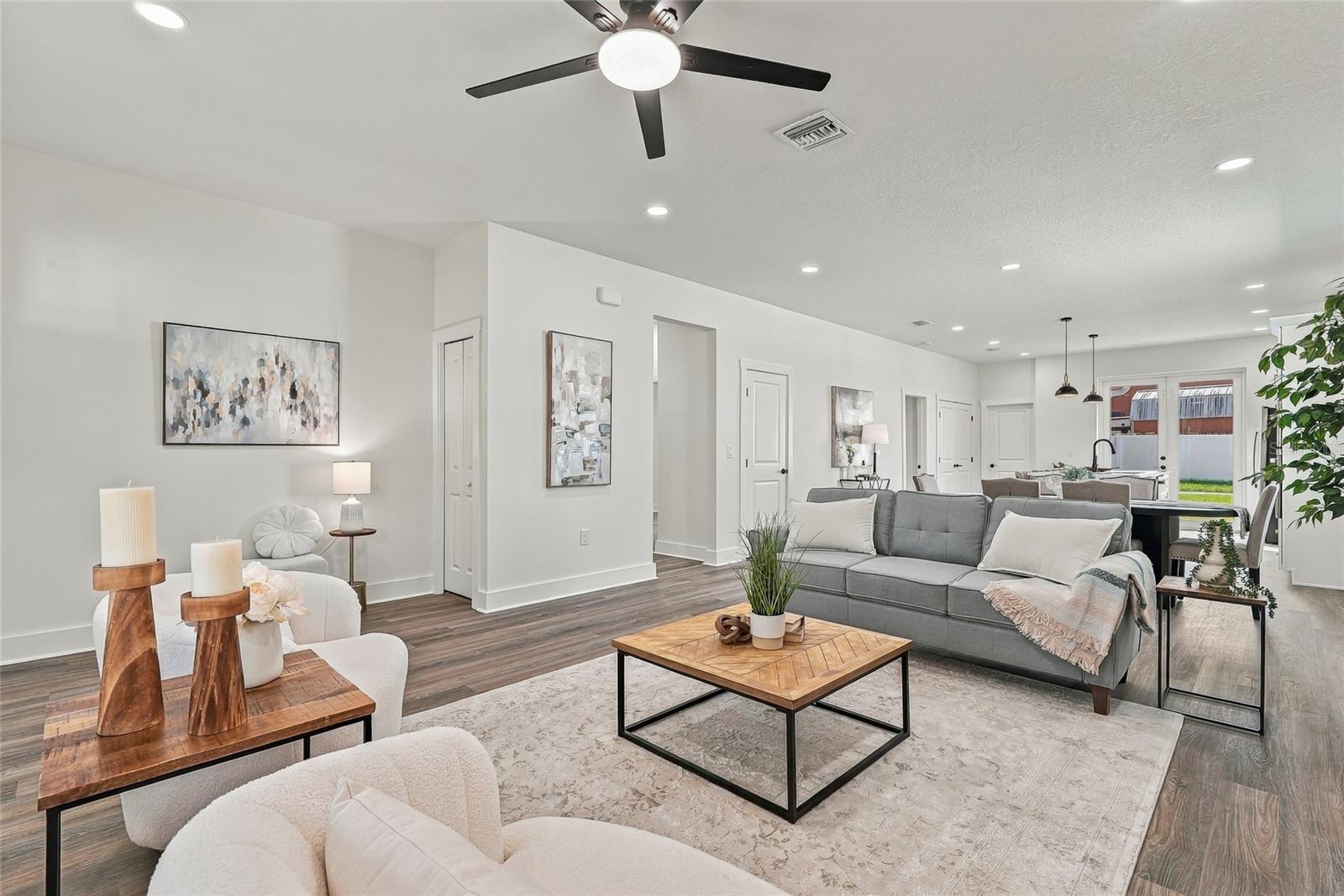 801 E GIDDENS AVENUE, Tampa, FL 33603