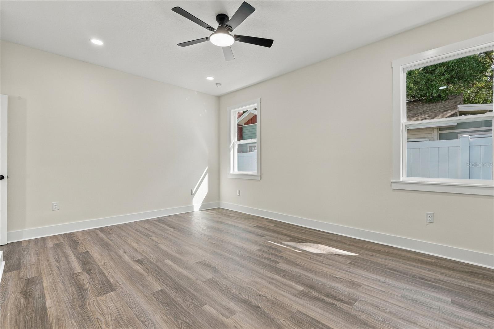 801 E GIDDENS AVENUE, Tampa, FL 33603
